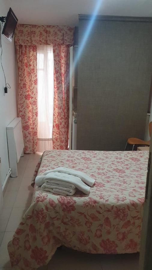 Ostello Residencia Alclausell Tarragona Esterno foto