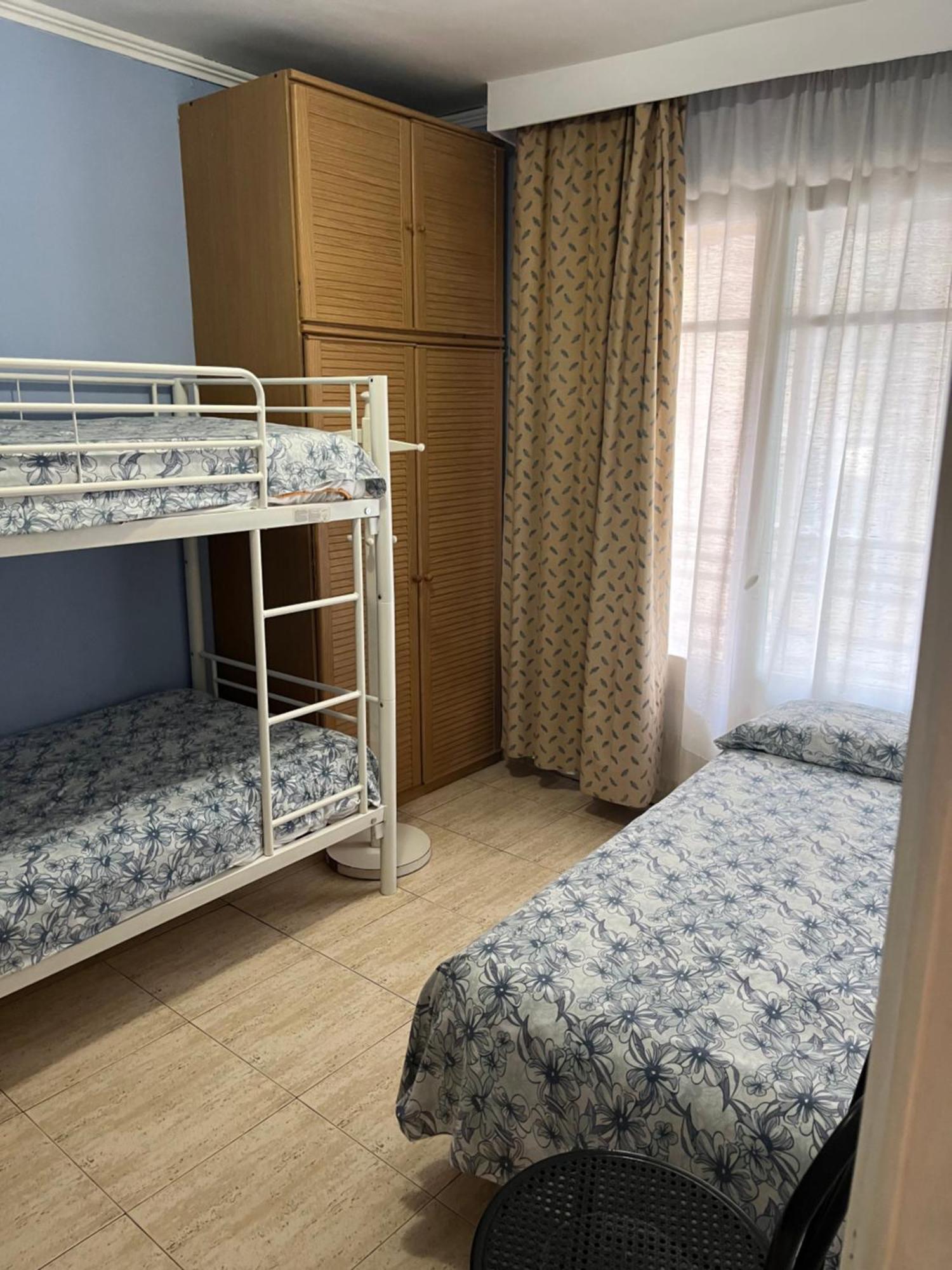 Ostello Residencia Alclausell Tarragona Esterno foto